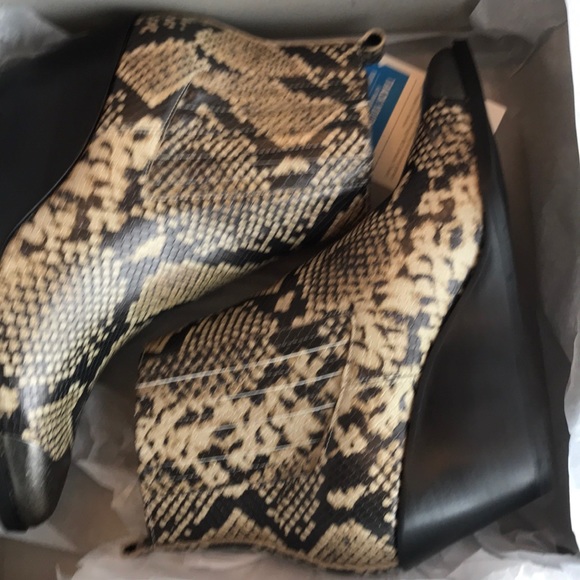 TREASURE AND BOND MULTI FAUX SNAKE BOOTIES - Picture 5 of 6